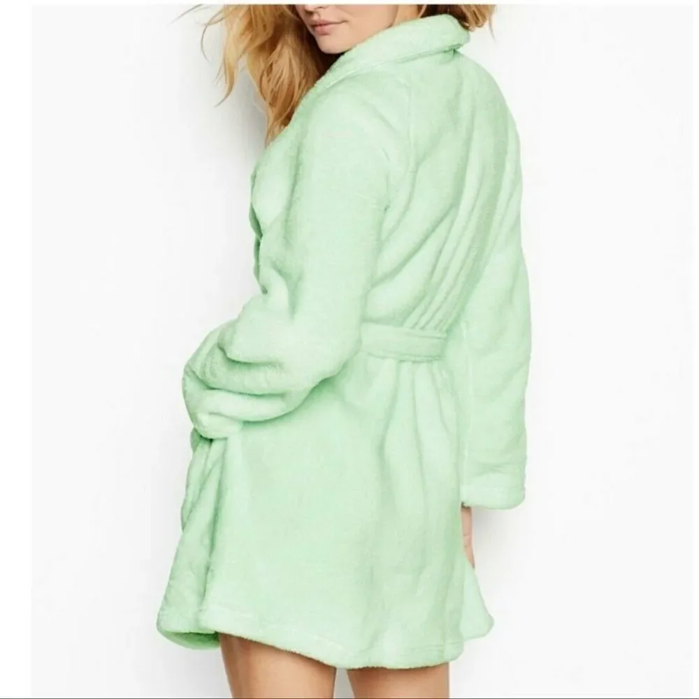 Victoria Secret Cozy Plush Short Robe M/L